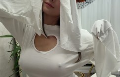 【波多野结衣】怎連萬聖節也在激凸！H奶網紅「macca」扮可愛鬼，有頭罩但沒奶罩！【大发体育】