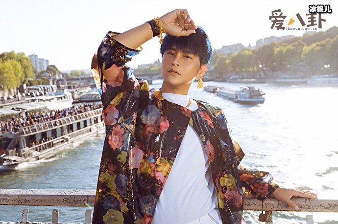 陈志朋张国荣对比,外貌神似陈志朋要步张国荣后尘了?