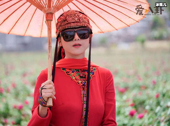 杨丽萍首回应未生子, 她是如何正面回应未生子问题的