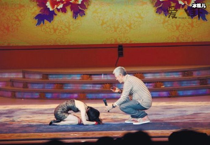 黄圣依还是赵本山的徒弟吗?跪拜赵本山是不是剧本