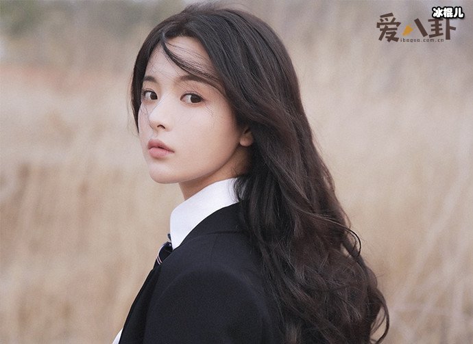 杨超越为什么不好好读书, 因为家里穷还是因为成绩差而读不下去?