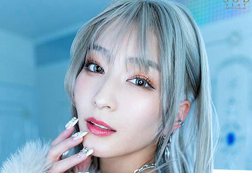 本庄铃出道五周年作品STARS-828变白发魔女干尽天下男人插图 本庄铃出道五周年作品STARS-828变白发魔女干尽天下男人