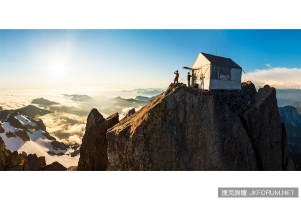 天外奇蹟場景成真！雲海上的神祕小屋