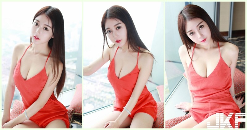 超性感「白皙美乳妹」奶量有夠犯規！滿滿的「深夜福利」畫面太誘惑…