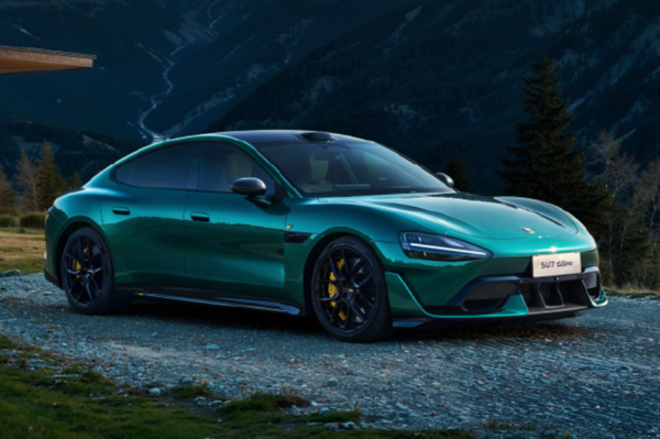 小米回应SU7高速上碰撞爆燃 已成立专门工作组配合调查 小米回应SU7高速上碰撞爆燃 已成立专门工作组配合调查