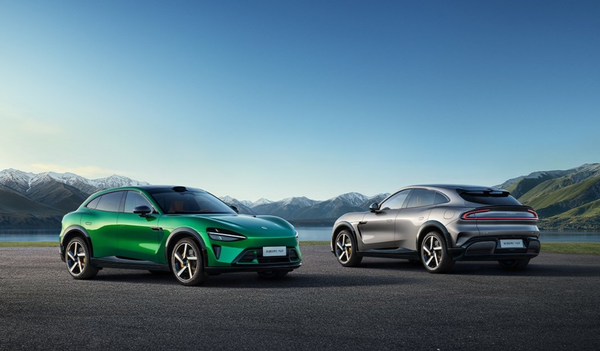 雷军缺席 粤港澳小米汽车展台依旧爆满 YU7又成了? 雷军缺席 粤港澳小米汽车展台依旧爆满 YU7又成了?