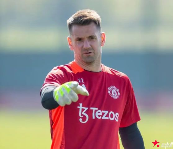 大发体育-曼联39岁老门将同意续约做陪练!多纳鲁马用红魔,大发助力你的致富之路!