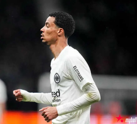 大发体育-截胡！纽卡斯尔将从法鹰签下埃基蒂克，大发助力你的致富之路！