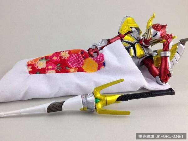 手機專用棉被&#8230;鄉民腦洞玩成超有梗場景