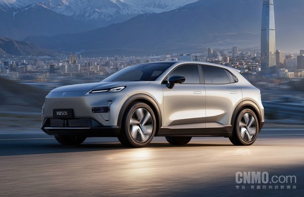 深蓝汽车 深蓝汽车回应马斯克母亲认错车:下次将看到更多