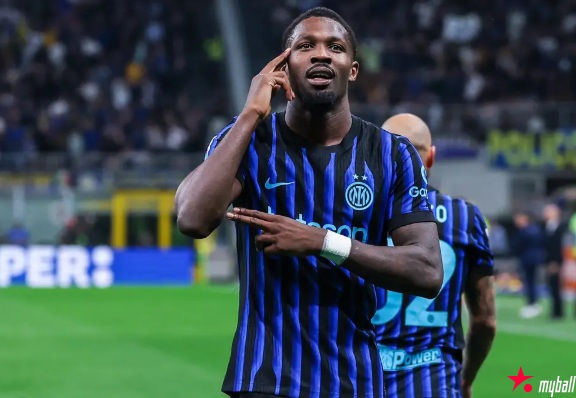 观战台：曼城赢球即登顶英超，巴萨苦战，拜仁国米齐出击，大发体育助力你的致富之路！